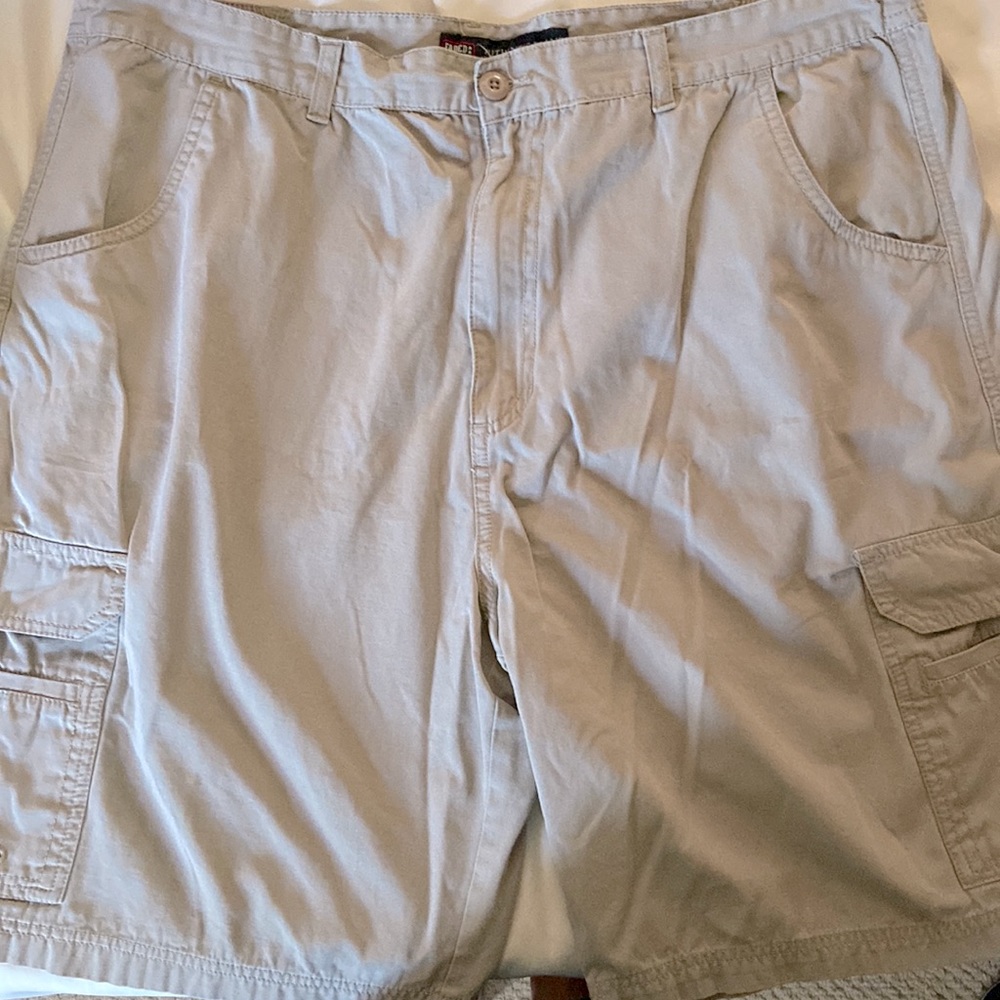 Faded glory Mens Size 40 Khaki Cargo shorts